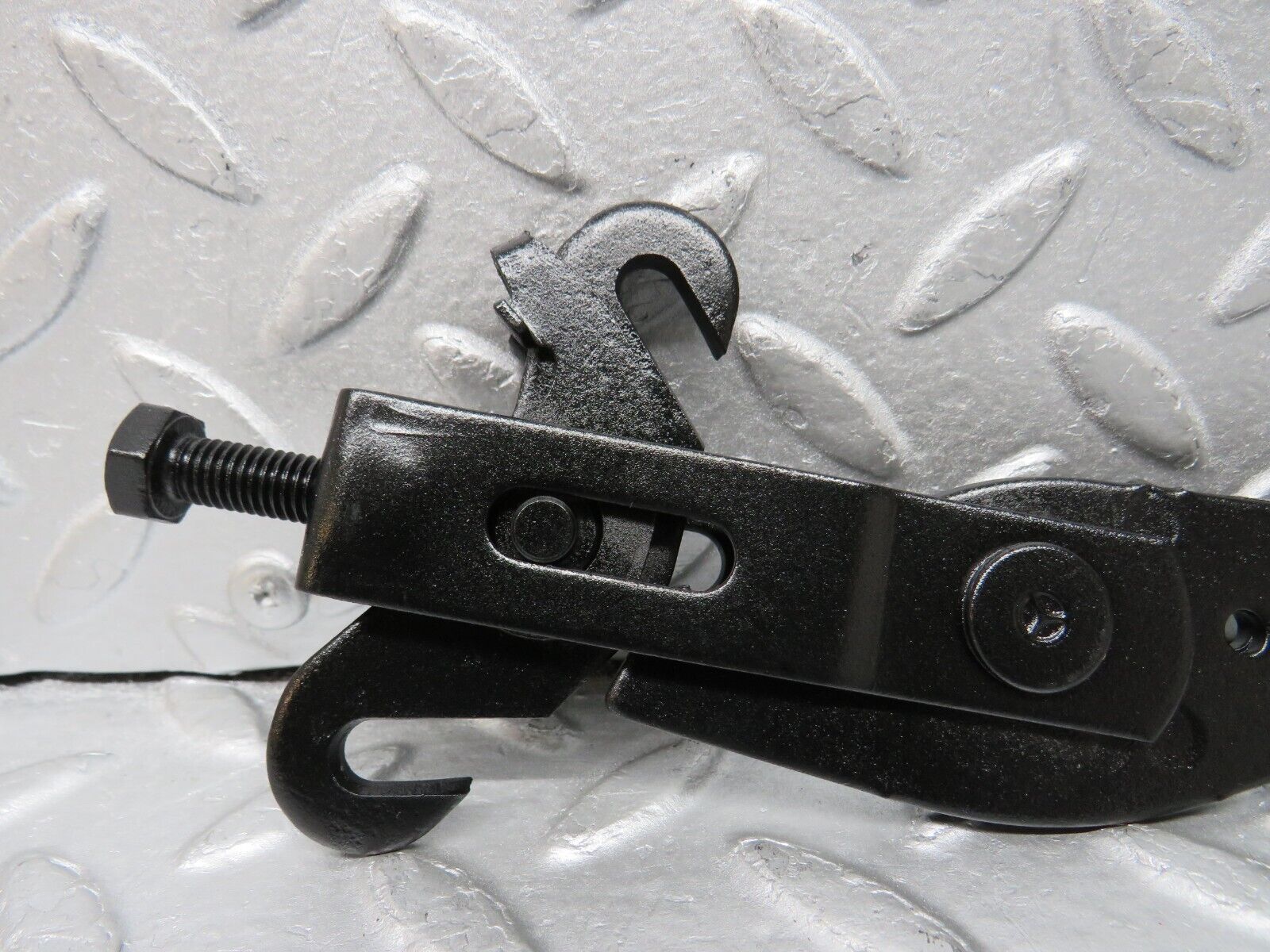 38058 Mercedes-Benz A124 320E Handbrake Adjusting Handbrake Regulator