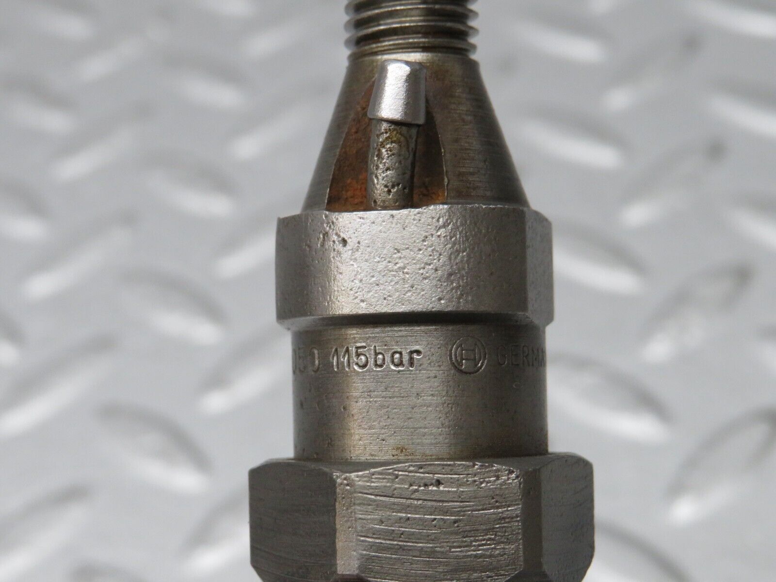 35892 Mercedes-Benz 240D OM616.912 Diesel Fuel Injector Bosch KCA30S35/4