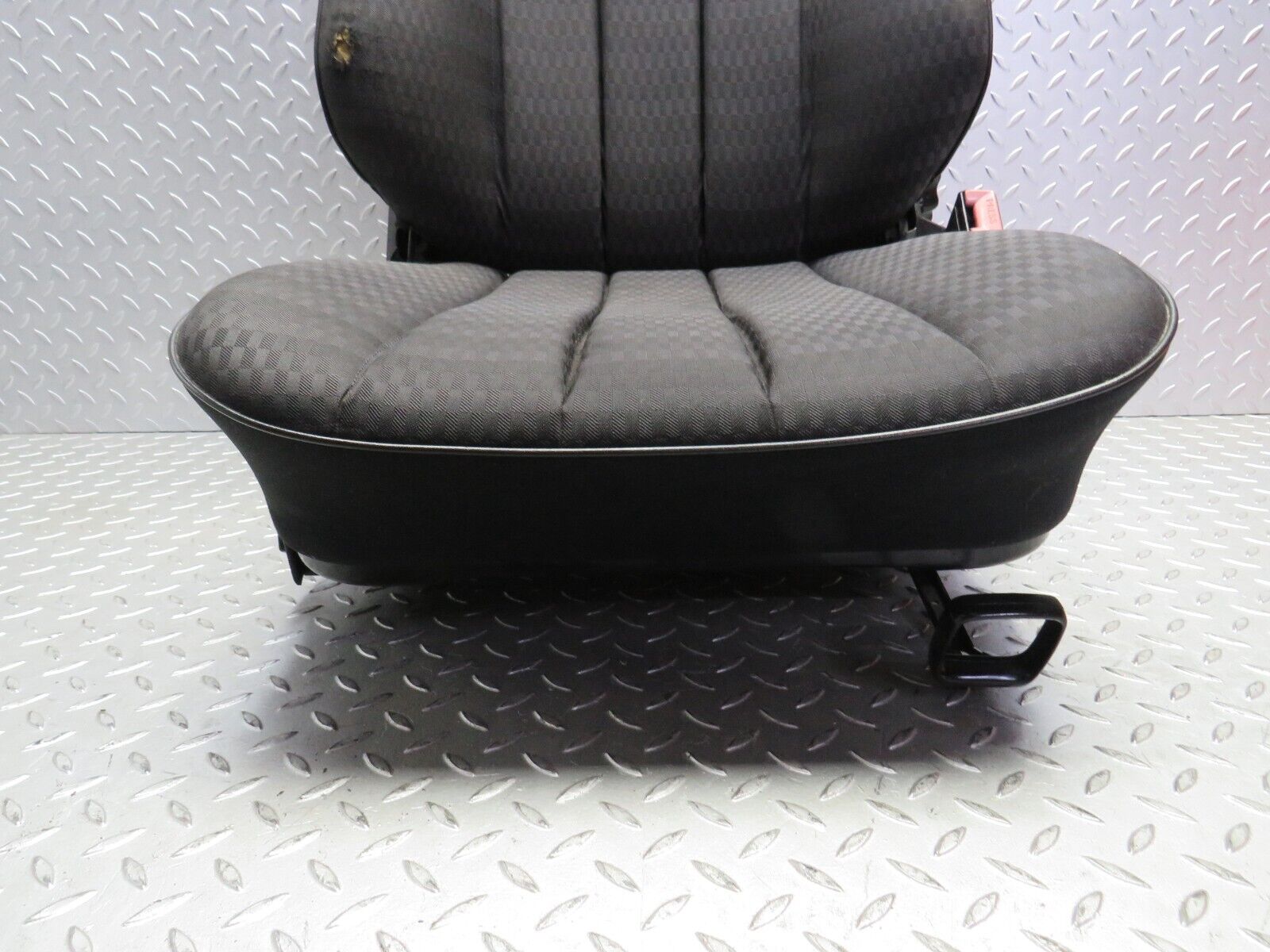 31576 Mercedes-Benz W201 190LE 1.8L Front Right Driver Seat Black