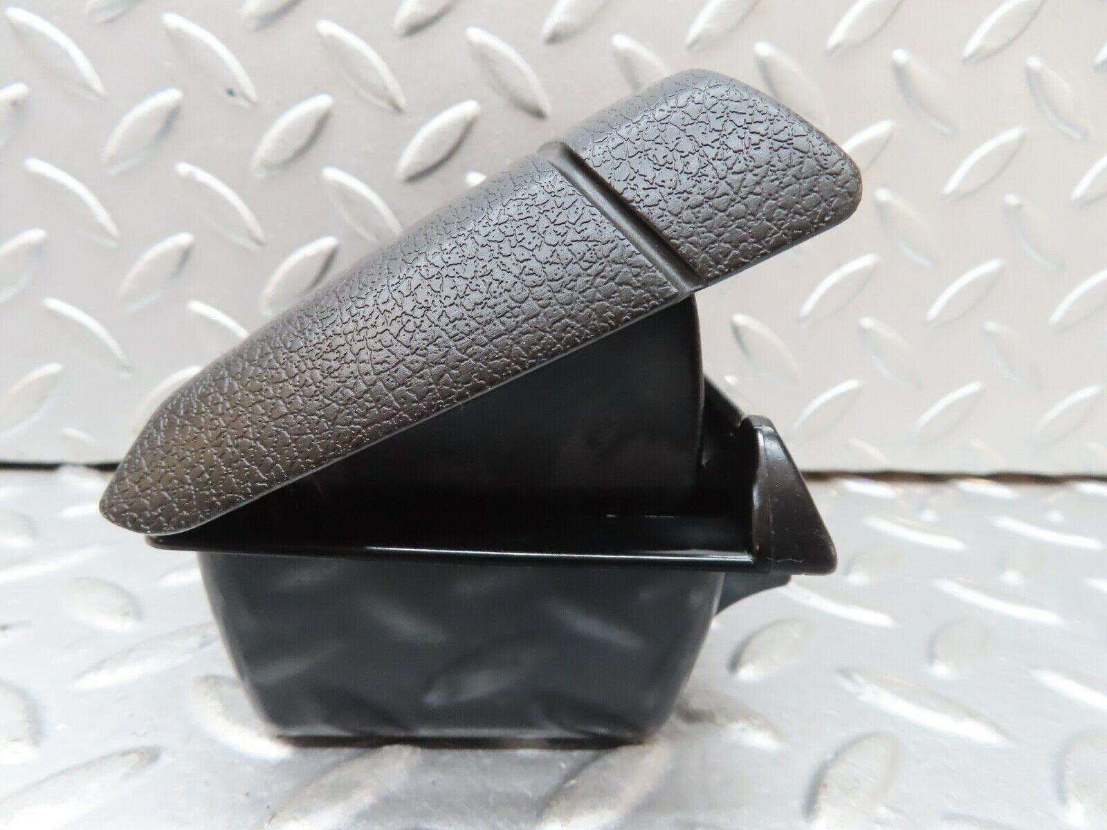 19147 Mercedes-Benz W123 300D Rear Door Ashtray Black