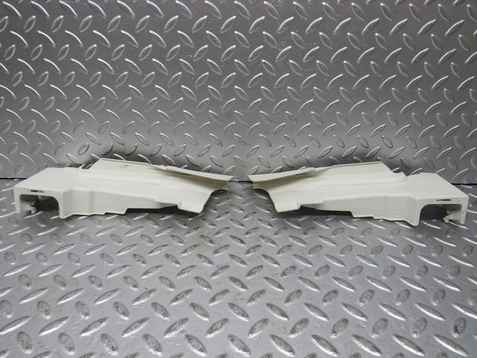 27507 Mercedes-Benz S124 300TE Fr. Door Lock Cover Pair 1247231808 1247231708