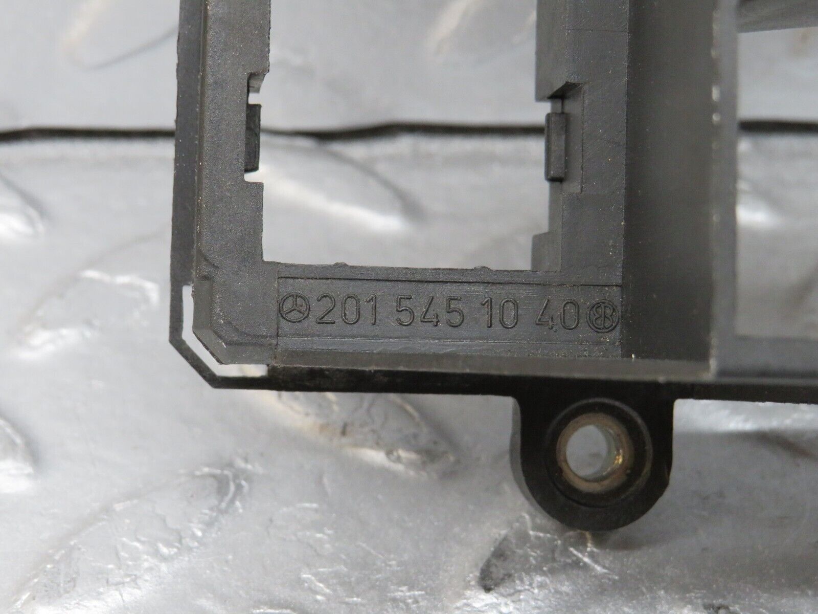 36552 Mercedes-Benz W201 190E 2.0L Relay Holder Bracket 2015451040