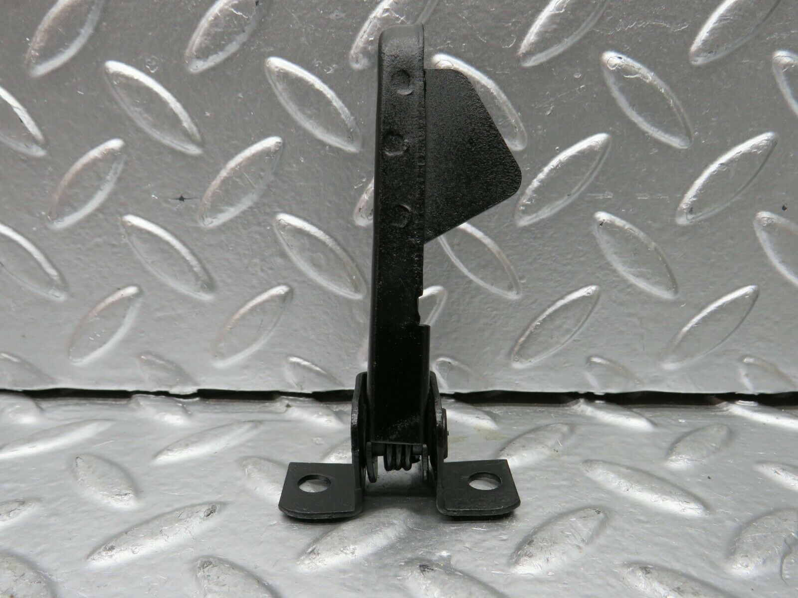 22912 Mercedes-Benz C107 450SLC Coupe Bonnet Safety Latch