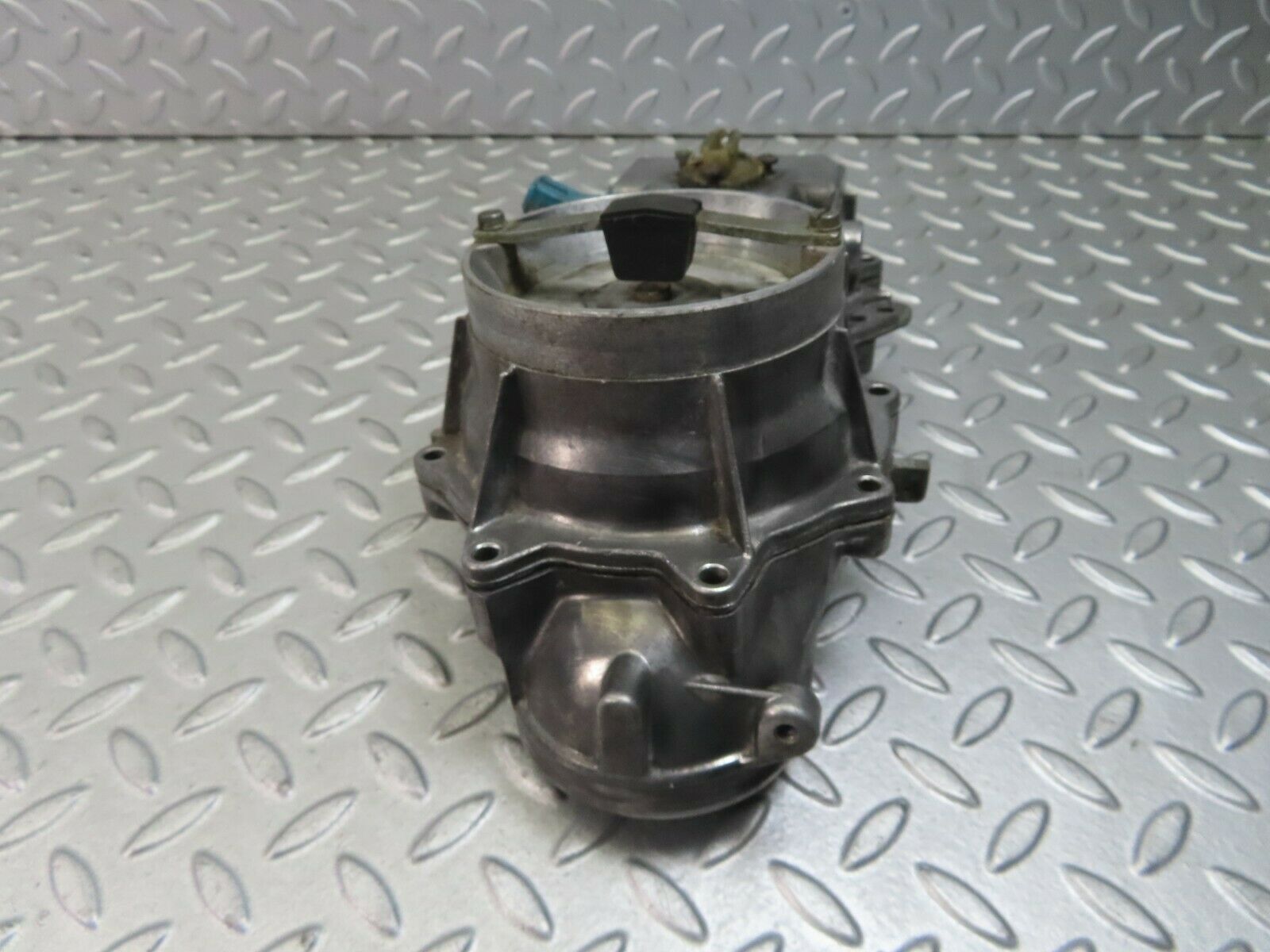 8818 Mercedes-Benz W123 Air Flow Mass Meter Sensor Bosch 0438120032