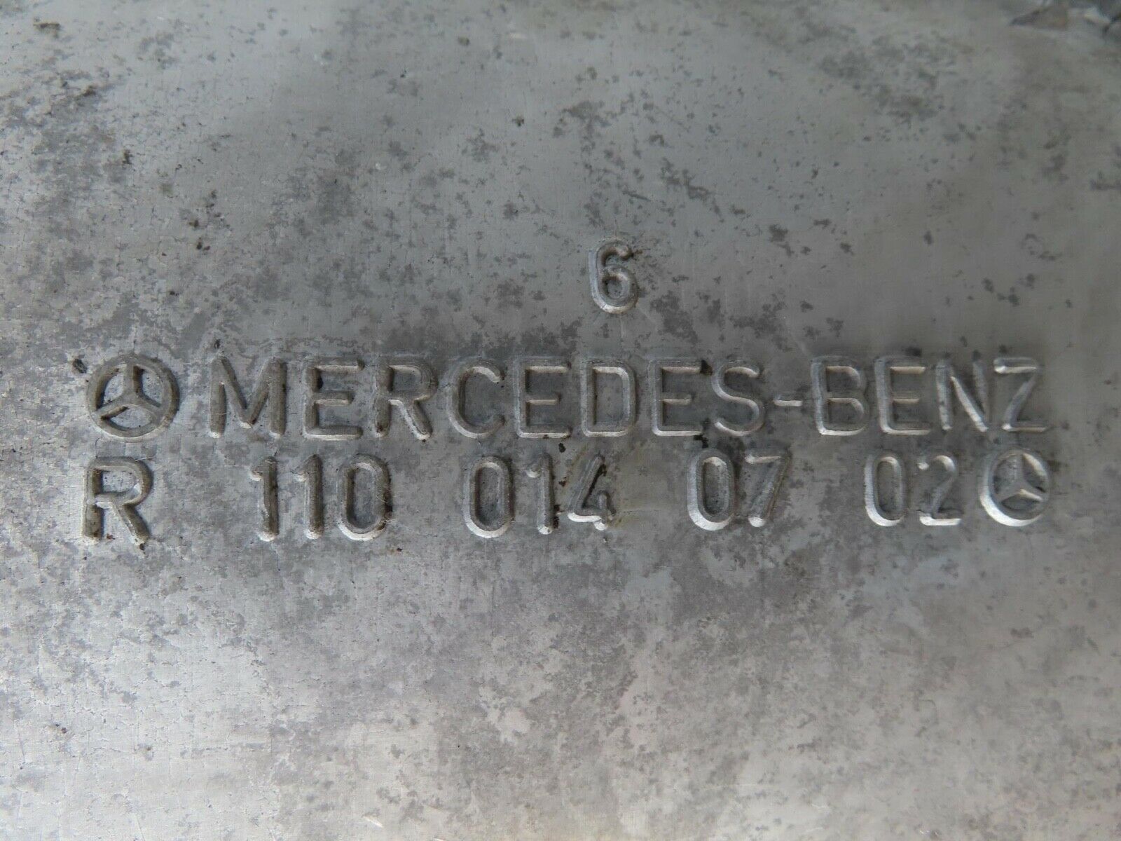 16015 Mercedes-Benz W123 280E Oil Pan Oil Sump 1100140702