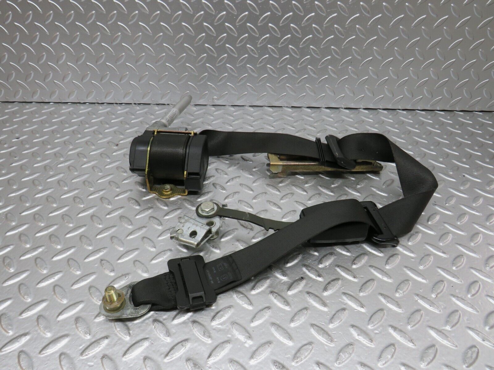 25176 Mercedes-Benz W201 190D Front Left Seat Belt With Buckle 2018606785