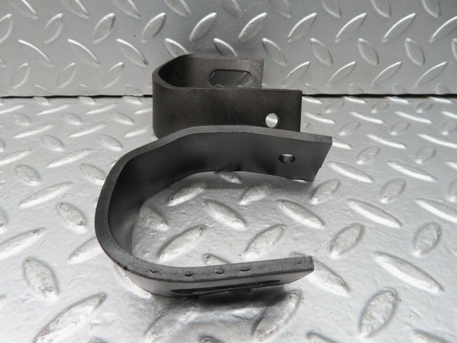 15350 Mercedes-Benz W123 230E Front Bumper Bracket