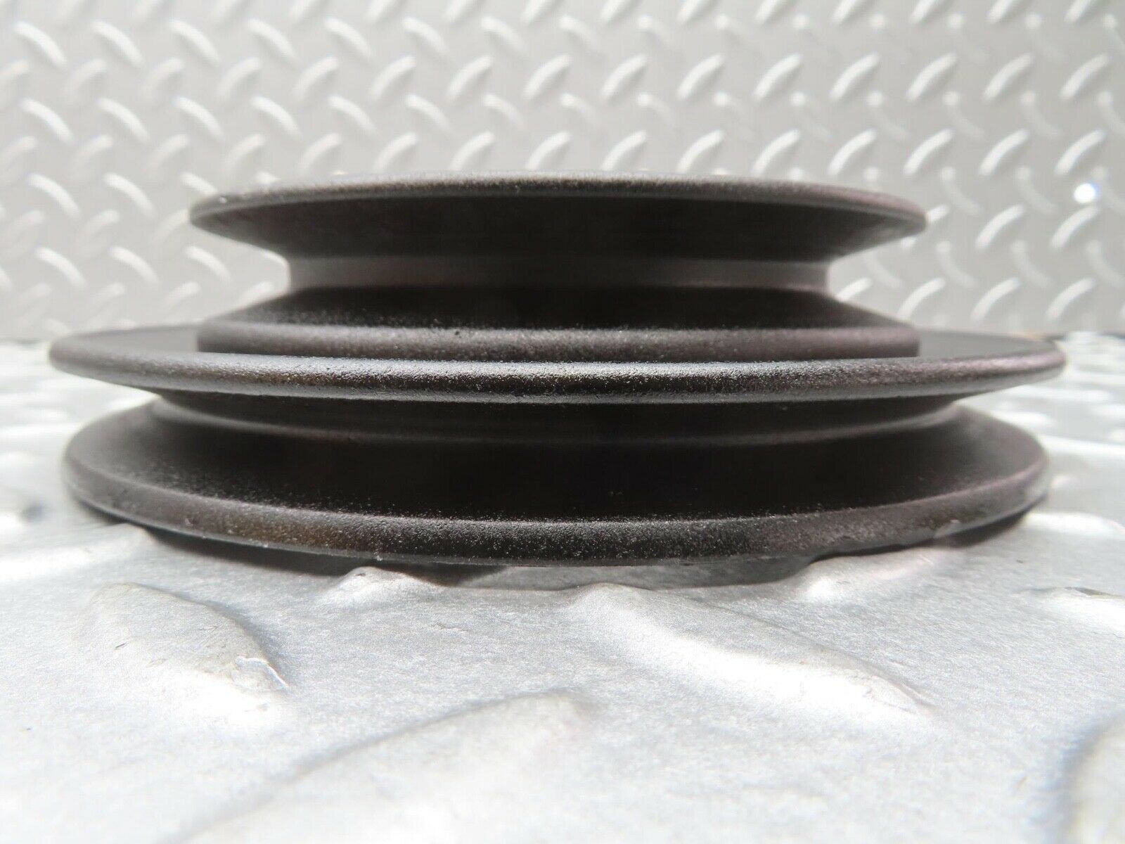 13616 Mercedes-Benz W123 200 Crankshaft Pulley 1020320404