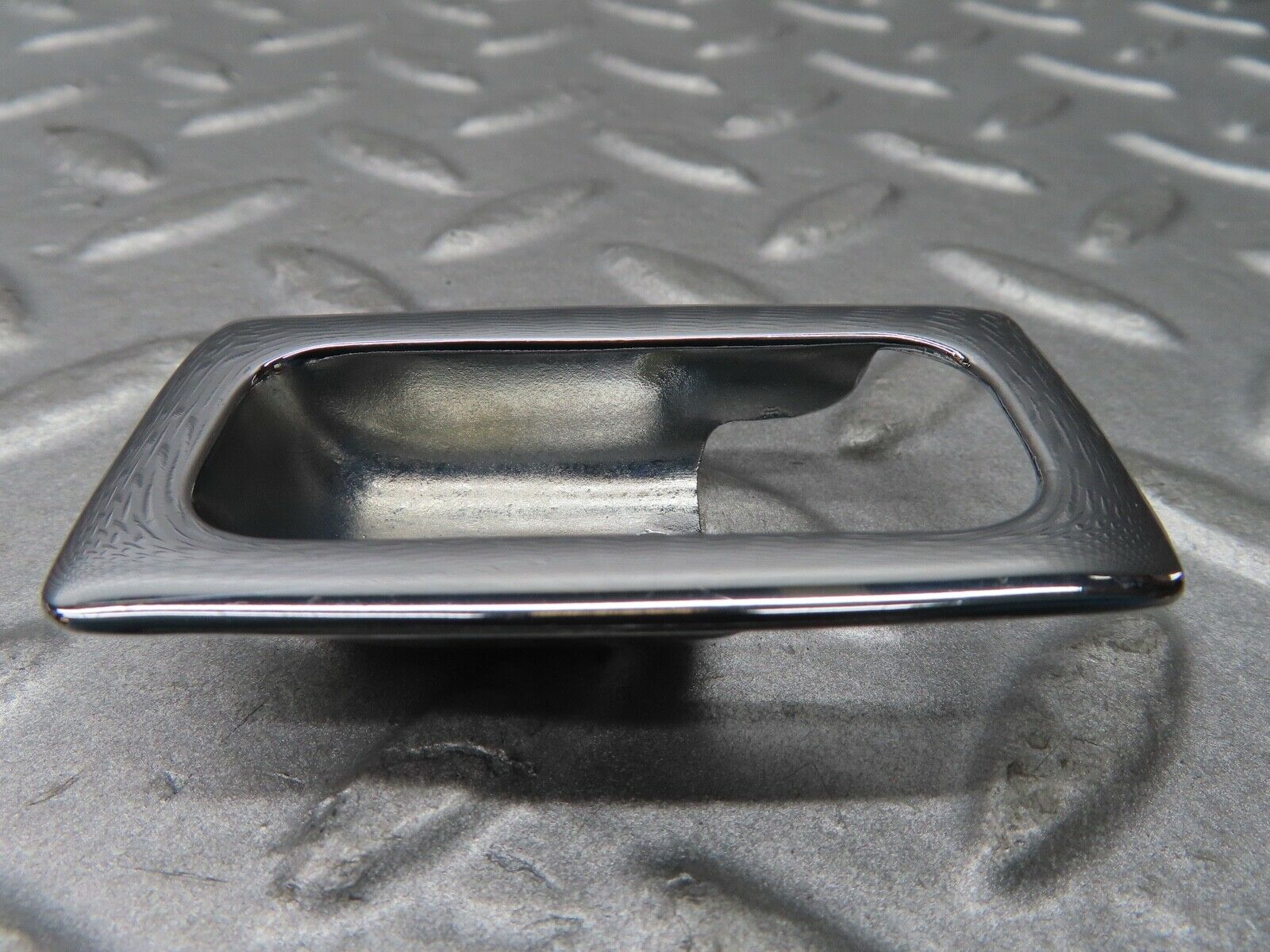 16984 Mercedes-Benz C123 280CE Coupe Door Lock Handle Surround Chrome