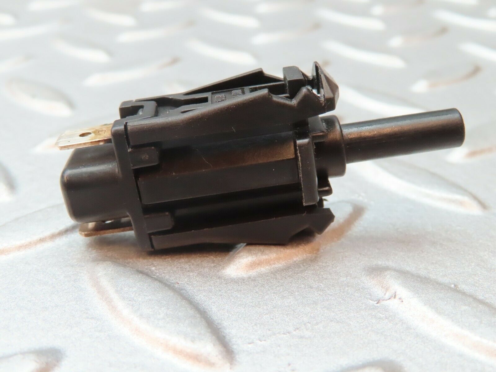 4209 Mercedes-Benz V123 240D LWB Door Contact Switch 0015458714