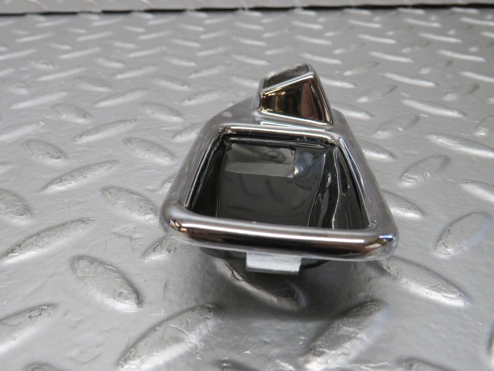 25572 Mercedes-Benz W123 200 Door Handle Surround Left 1167660111