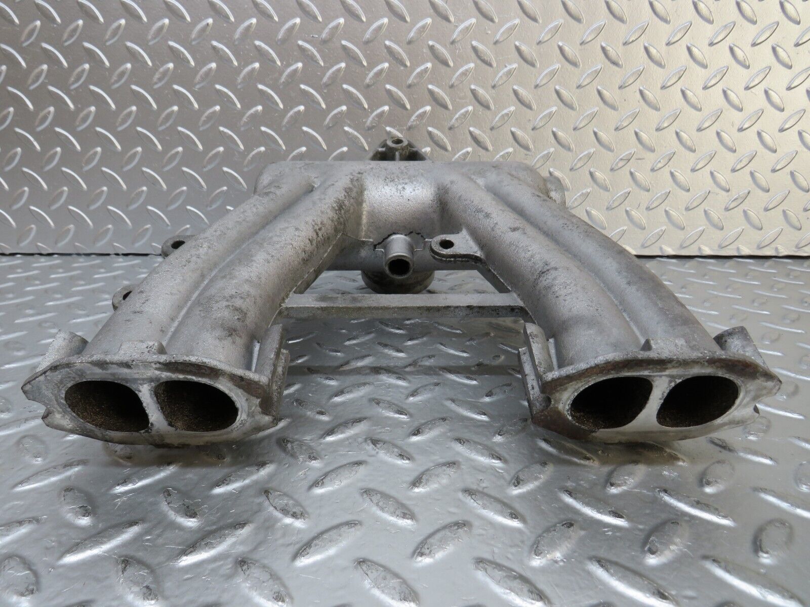 26944 Mercedes-Benz W123 240D Air Intake Manifold 6161410201