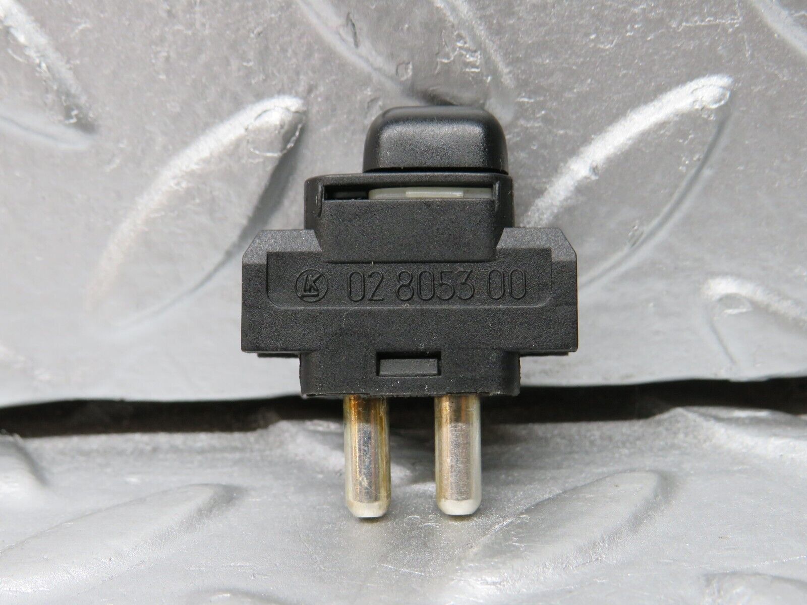 31620 Mercedes-Benz W201 190LE 1.8L Child Lock Control Switch1248204910