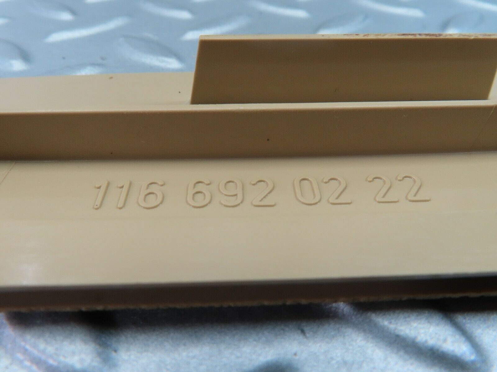 7382 Mercedes-Benz W116 450SE B Pillar Lower Cover Trim Right Side 1166920222