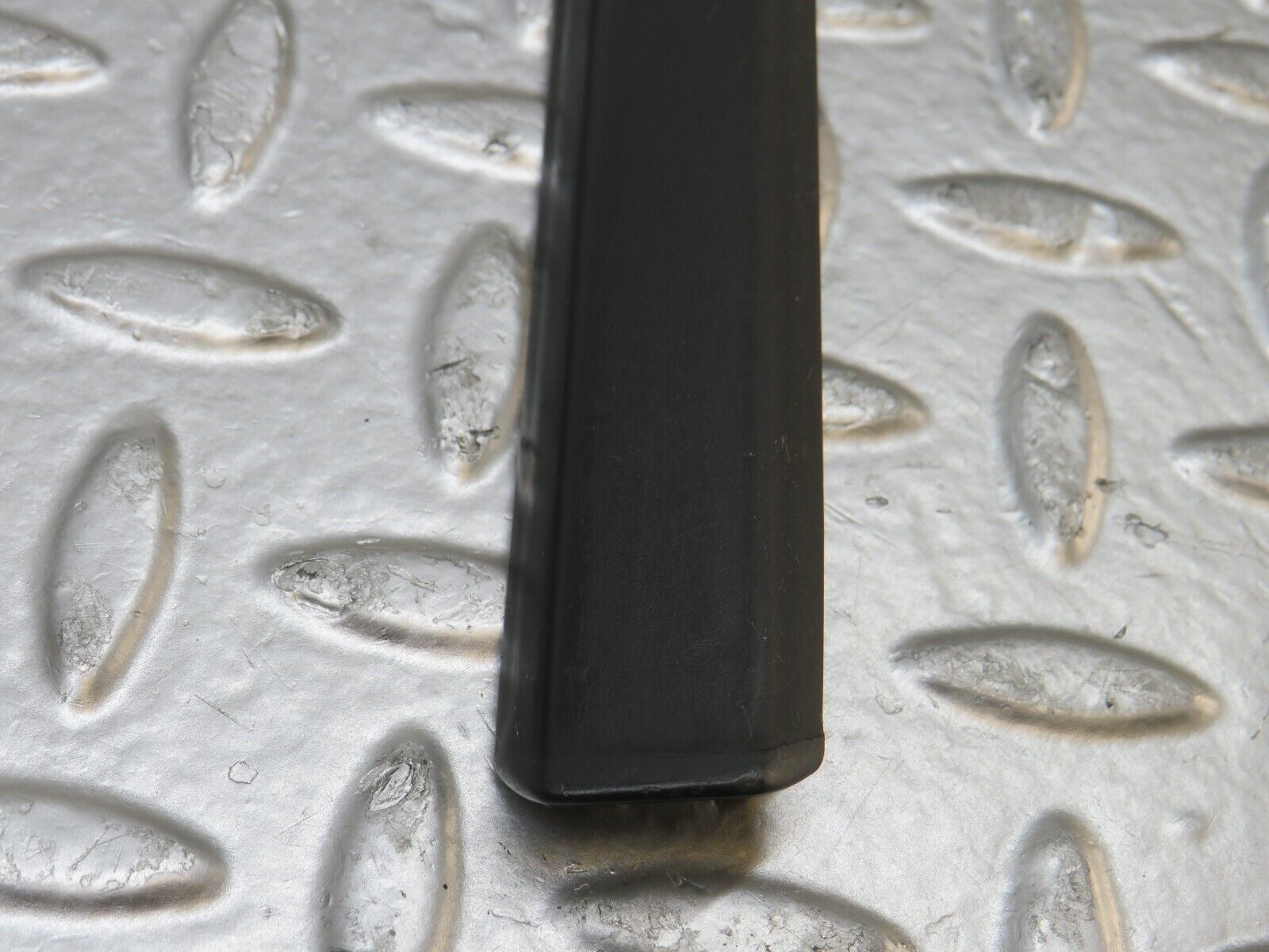 33845 Mercedes-Benz W201 190E 2.0L Front Left Door Centre Moulding Trim