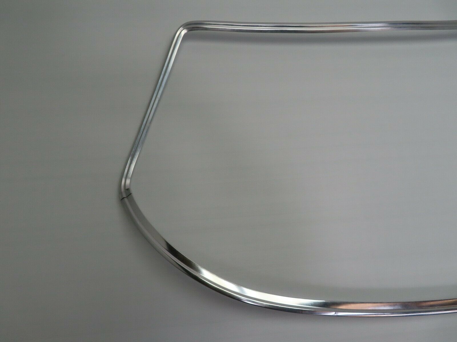 7173 Mercedes-Benz C107 350 SLC Rear Windscreen Chrome Frame