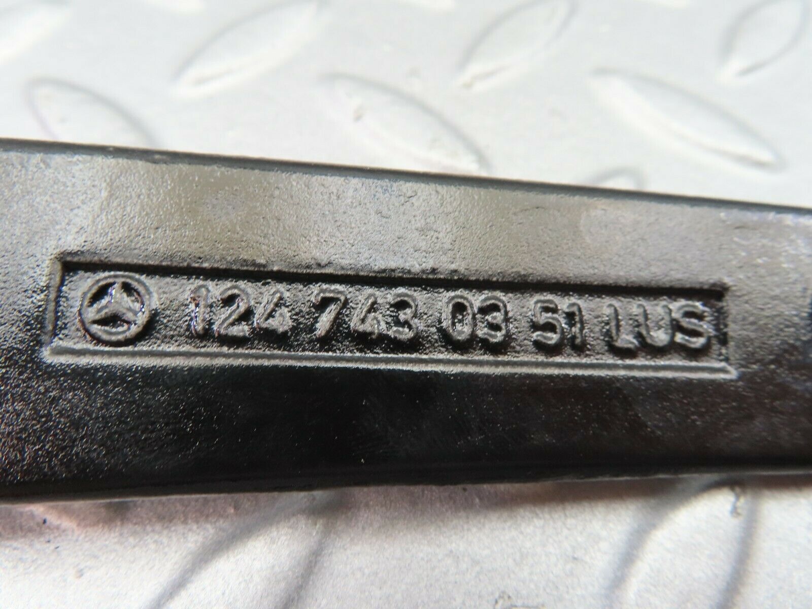 6786 Mercedes-Benz S124 E220 Wagon Trunk Lid Hinge Left Side 1247430351