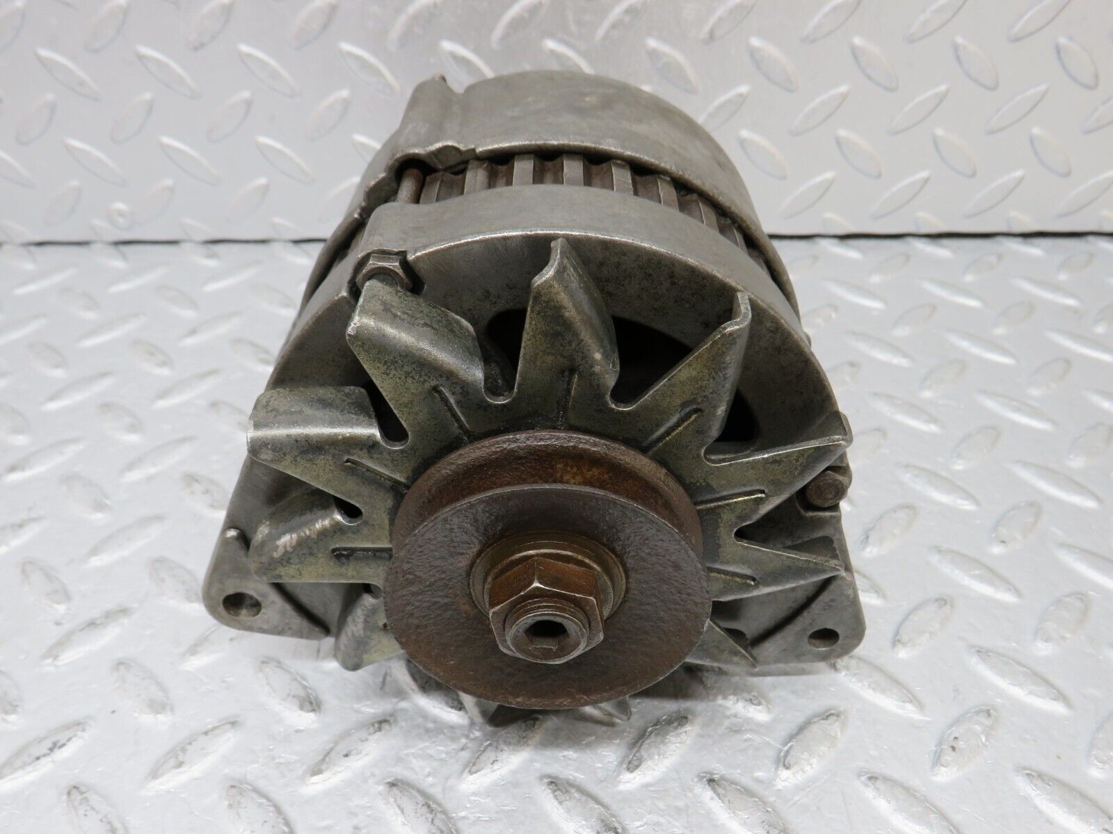 35925 Mercedes-Benz 240D OM616.912 Alternator Generator