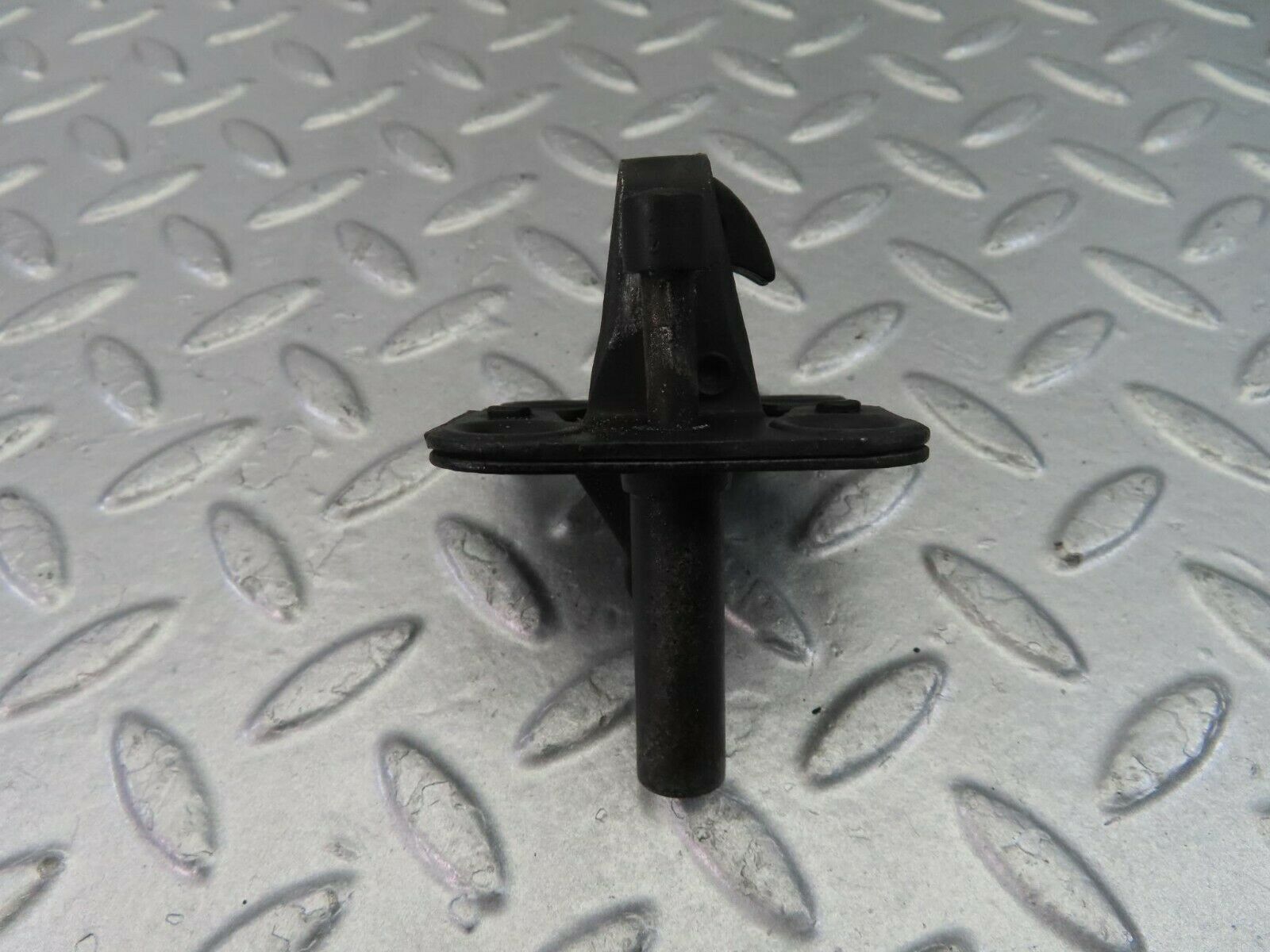 9963 Mercedes-Benz C123 230CE Coupe Bonnet Lock Catch