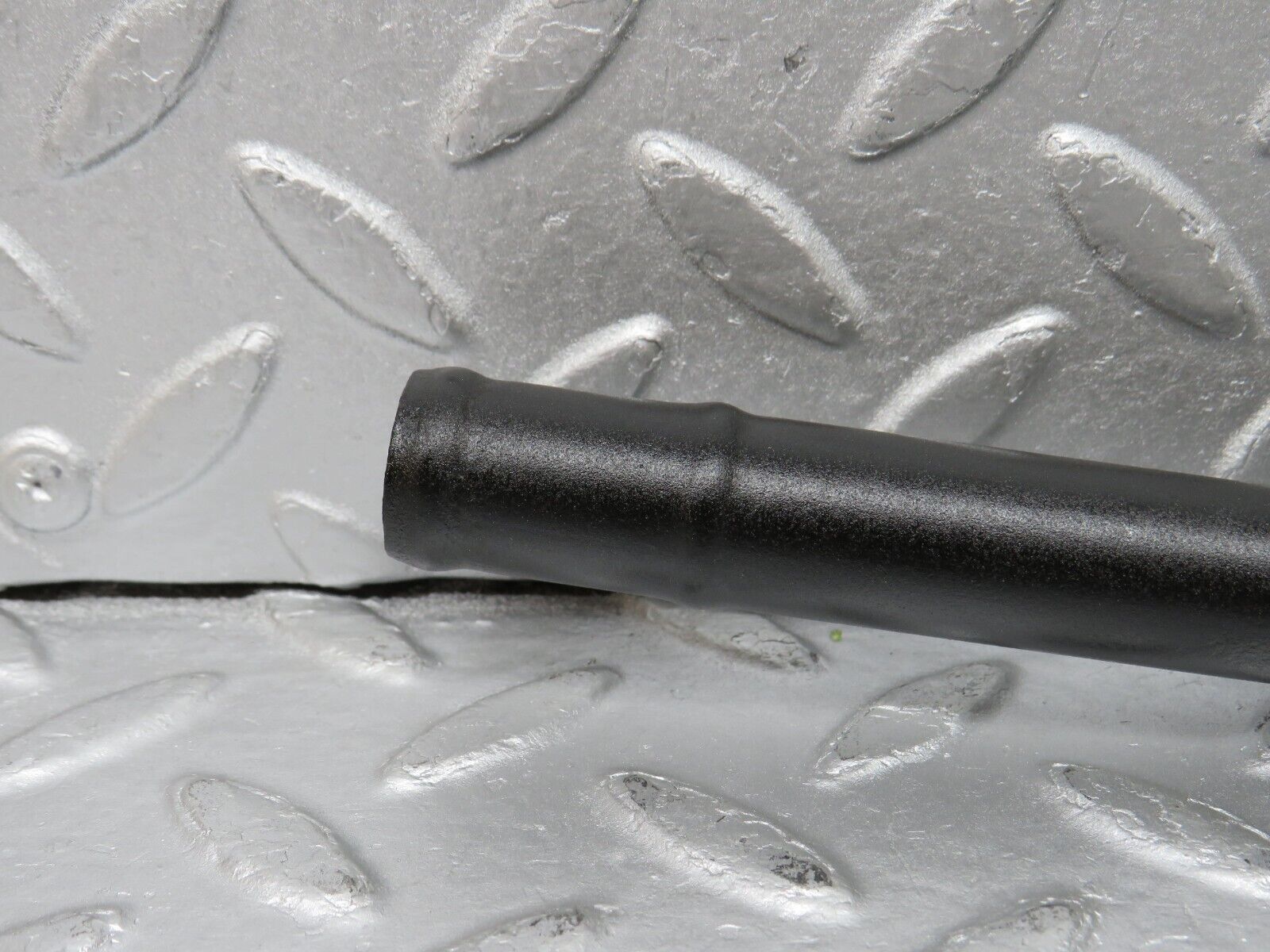 38149 Mercedes-Benz A124 320E Cabriolet Coolant Pipe