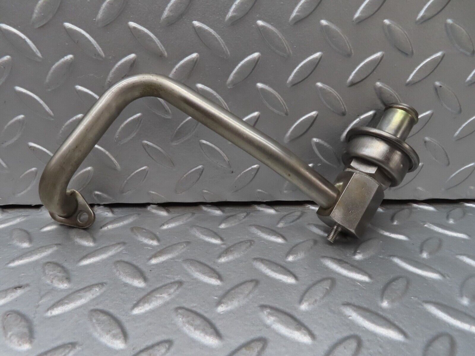 27813 Mercedes-Benz S124 300TE EGR Valve Hose Pipe 0021400060