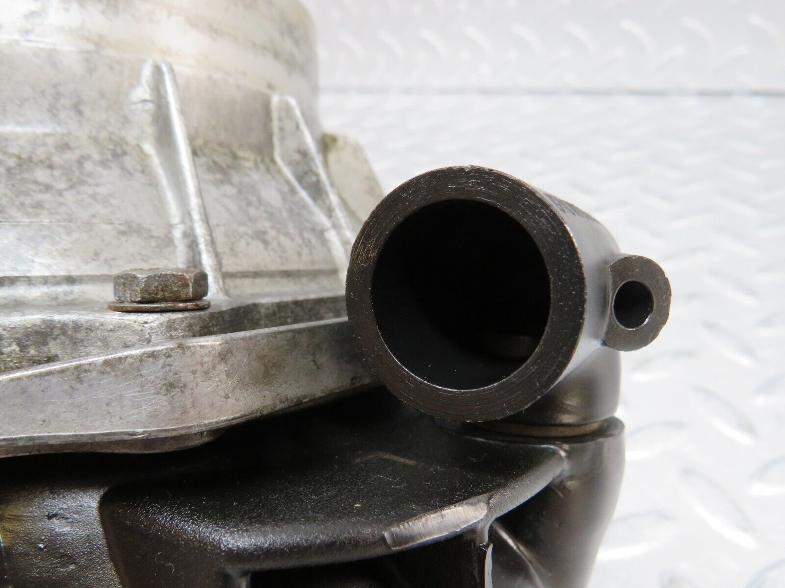 37118 Mercedes-Benz C126 420SEC Coupe Air Flow Mass Meter Sensor 0438121037