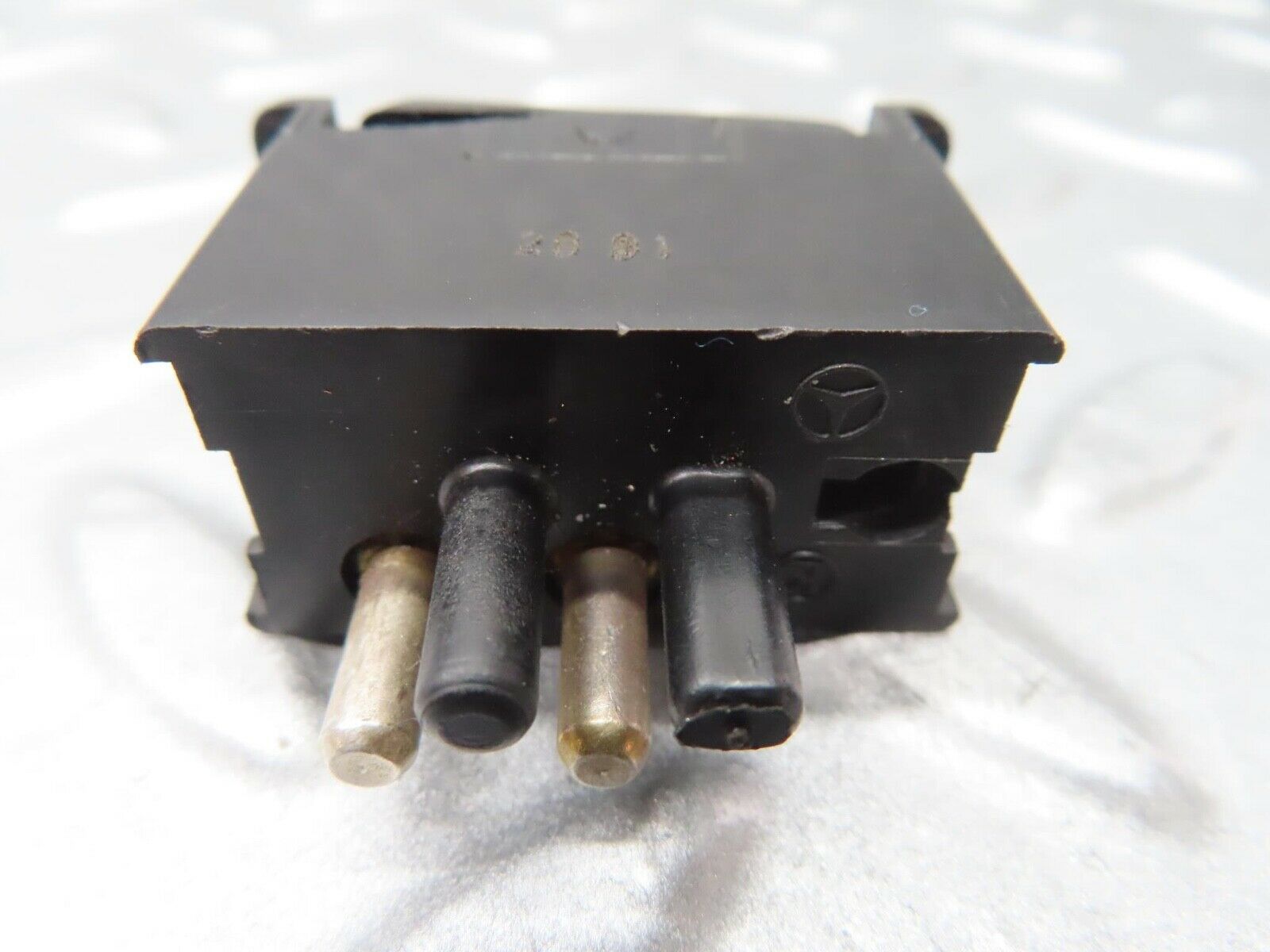 14650 Mercedes-Benz W201 190E Interior Dome Light Switch 0008205810