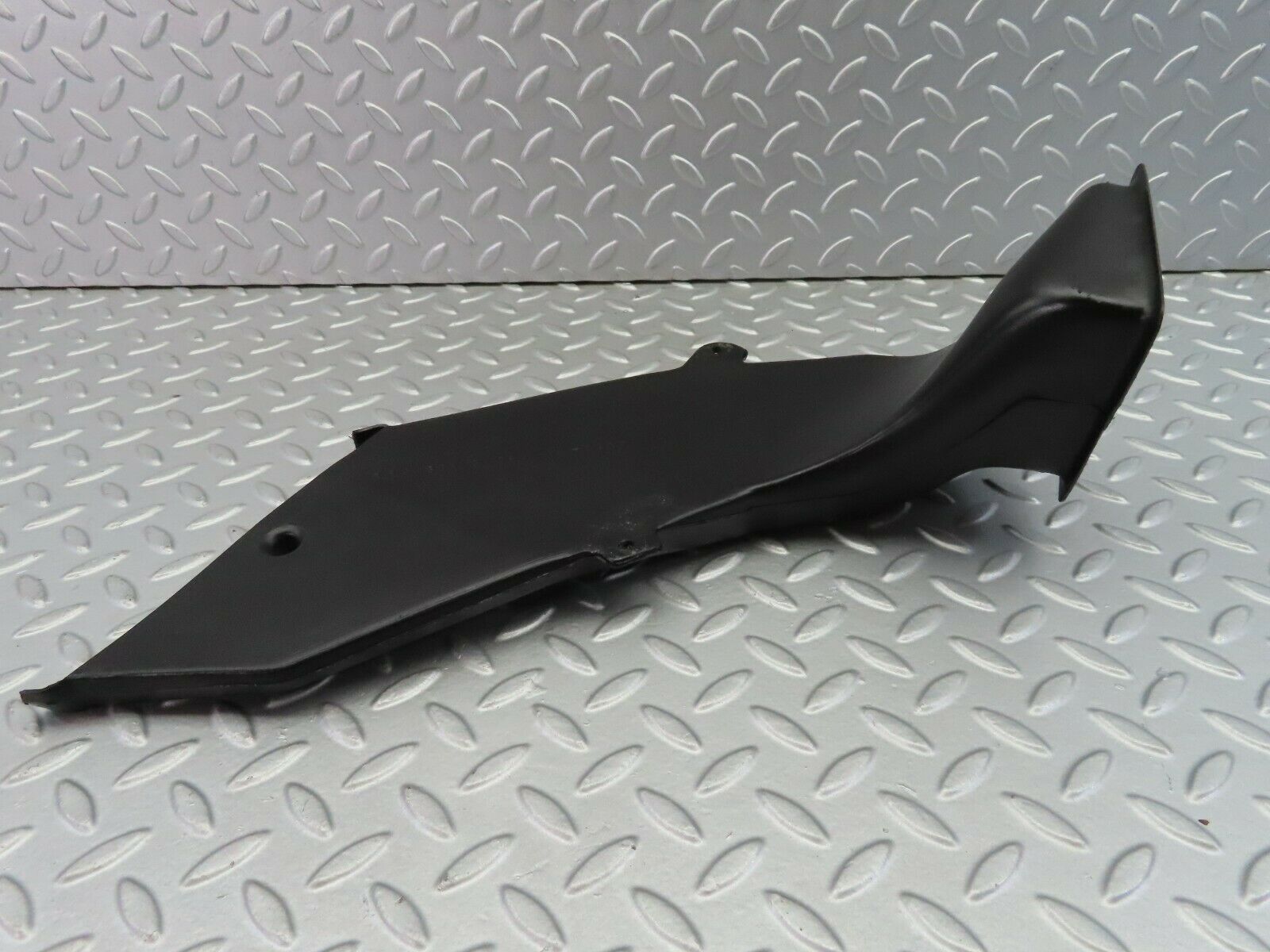 7436 Mercedes-Benz W116 450SE Ventilation Air Duct Right 1168310246