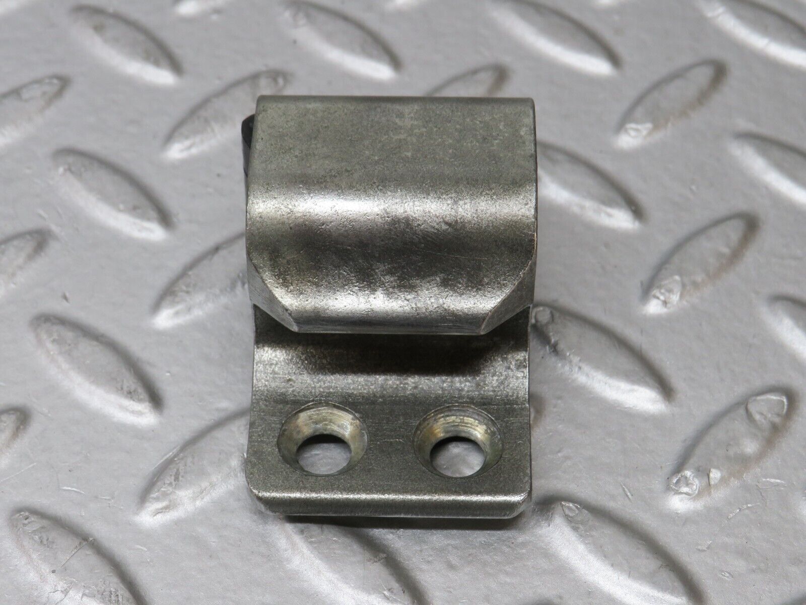 36131 Mercedes-Benz W126 420SE Door Lock Latch Left Side