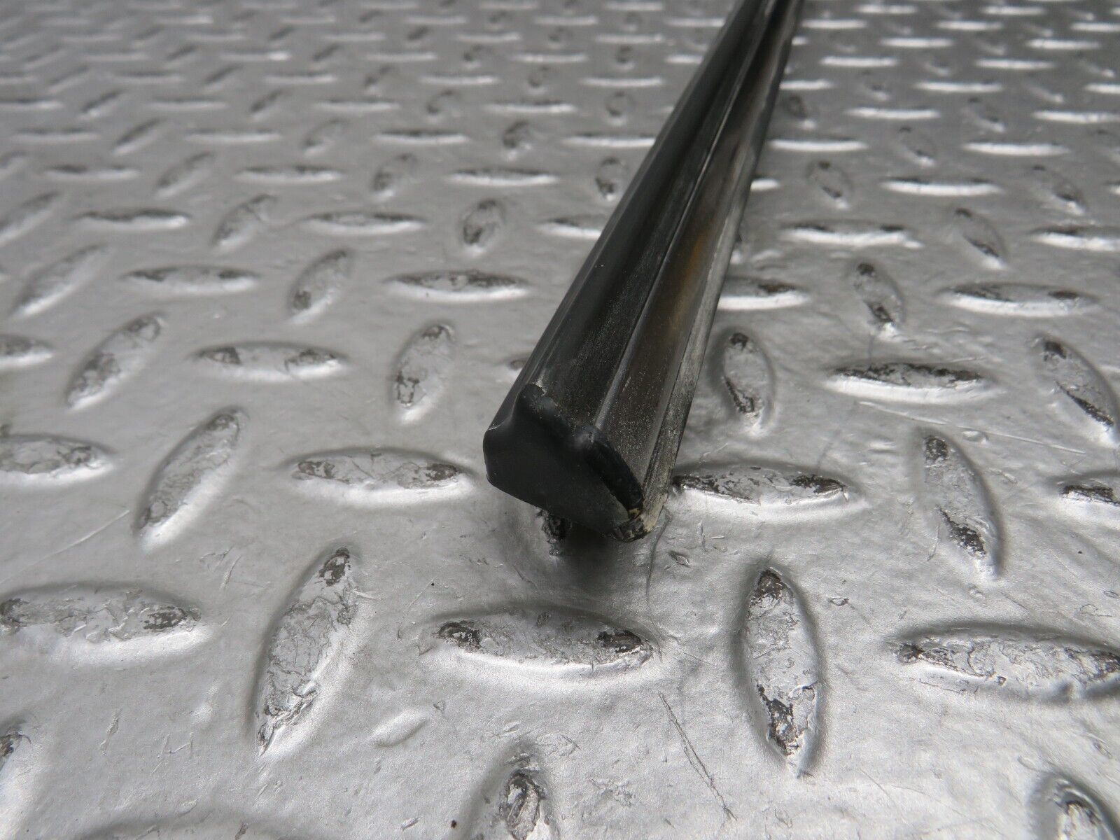 28623 Mercedes-Benz W123 280E Rear Left Door Centre Moulding Trim