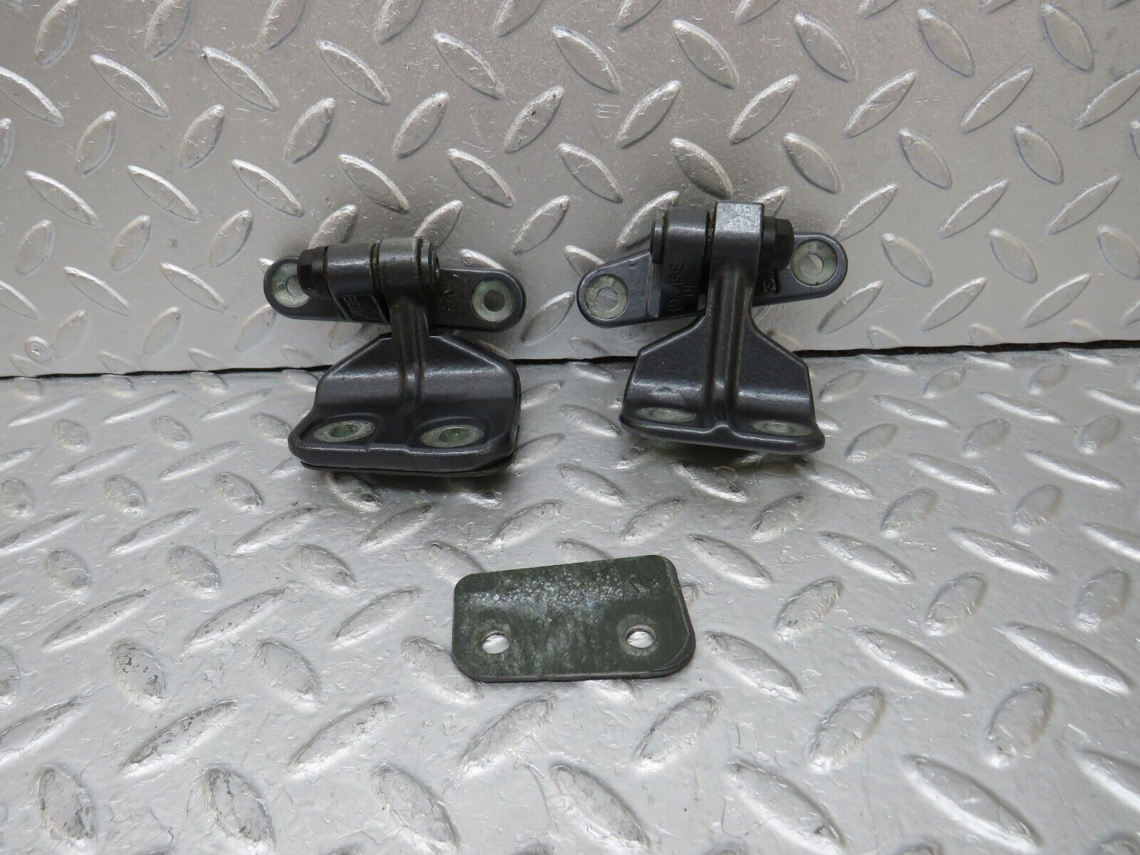 35268 Mercedes-Benz W221 Rear Right Door Hinge