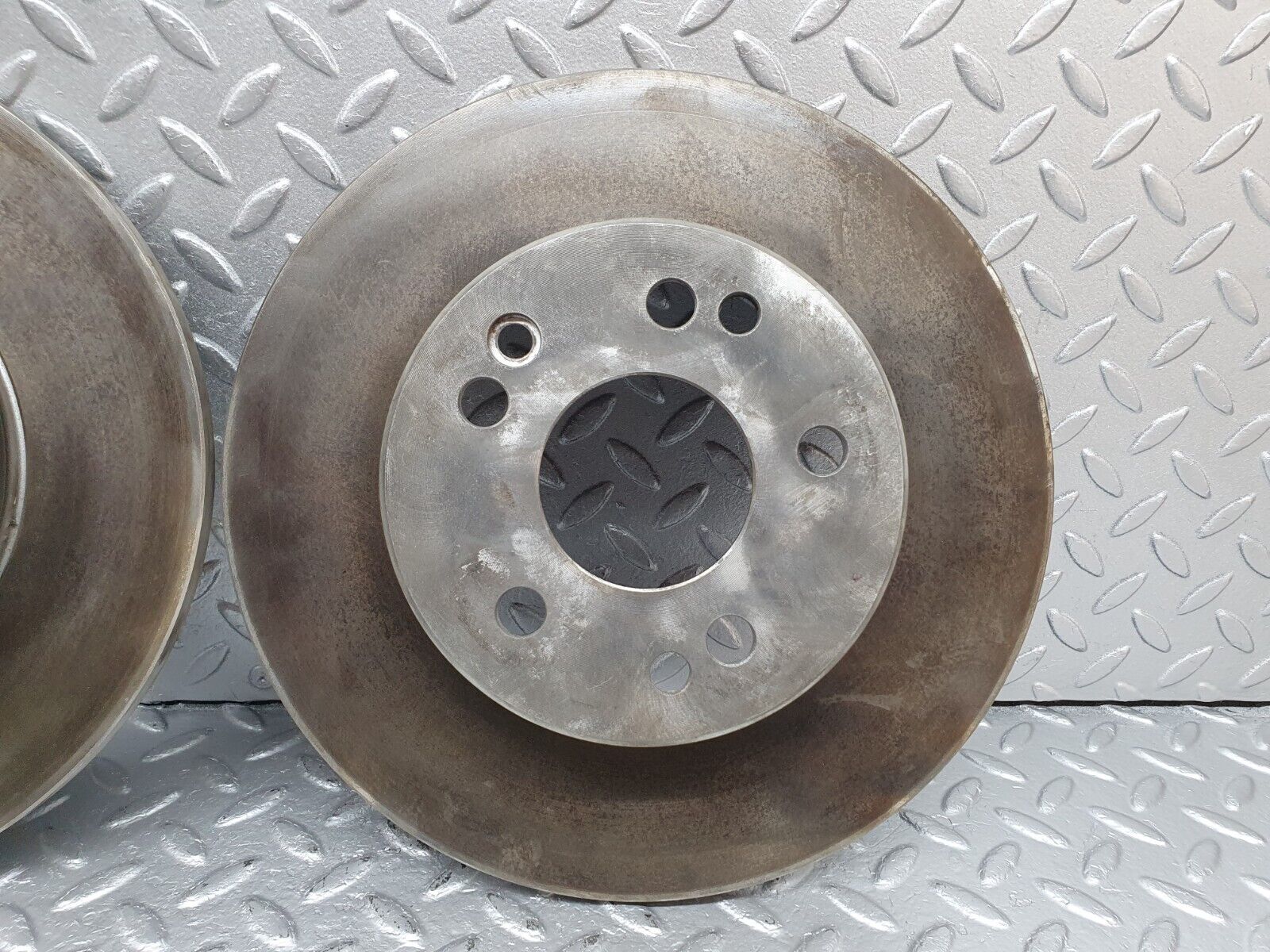 41585 Mercedes-Benz W124 200E Front Brake Disc Pair 284mm PAGID 52107