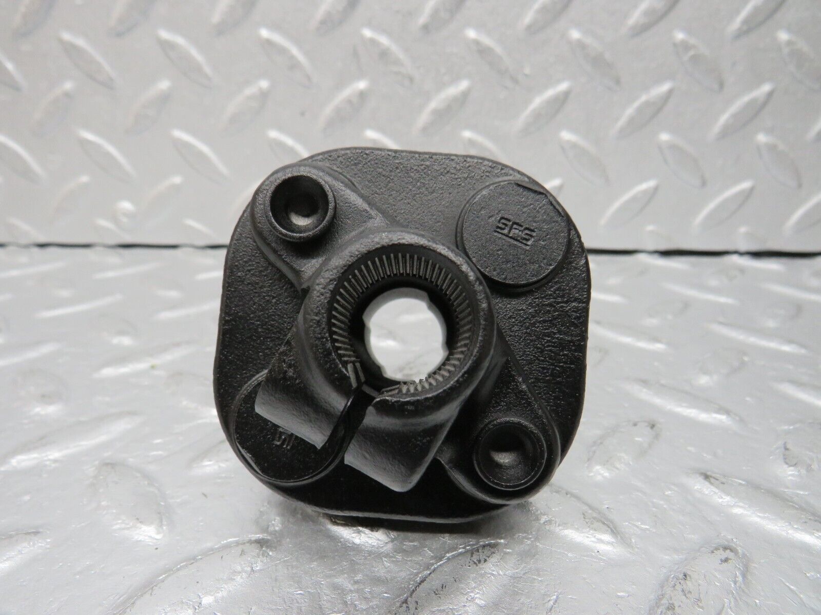 38065 Mercedes-Benz A124 320E Cabriolet Steering Column Lower Shaft 1264620146