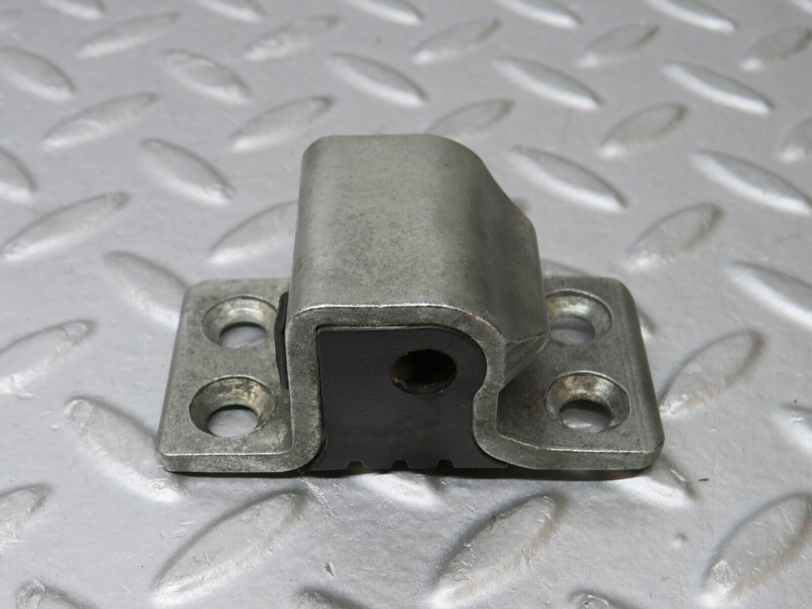 36128 Mercedes-Benz W126 420SE Door Lock Latch Right Side