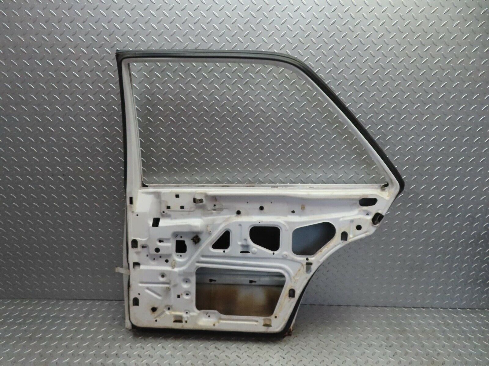 16209 Mercedes-Benz W124 260E Rear Right Door