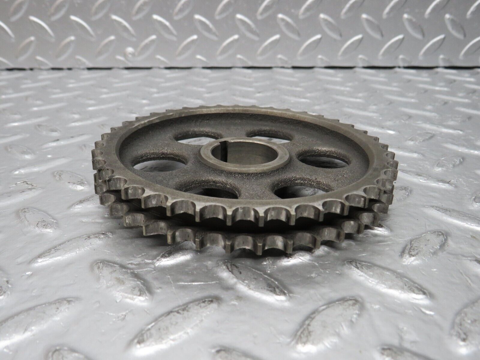 31067 Mercedes-Benz W123 200D Camshaft Timing Gear 1210520201