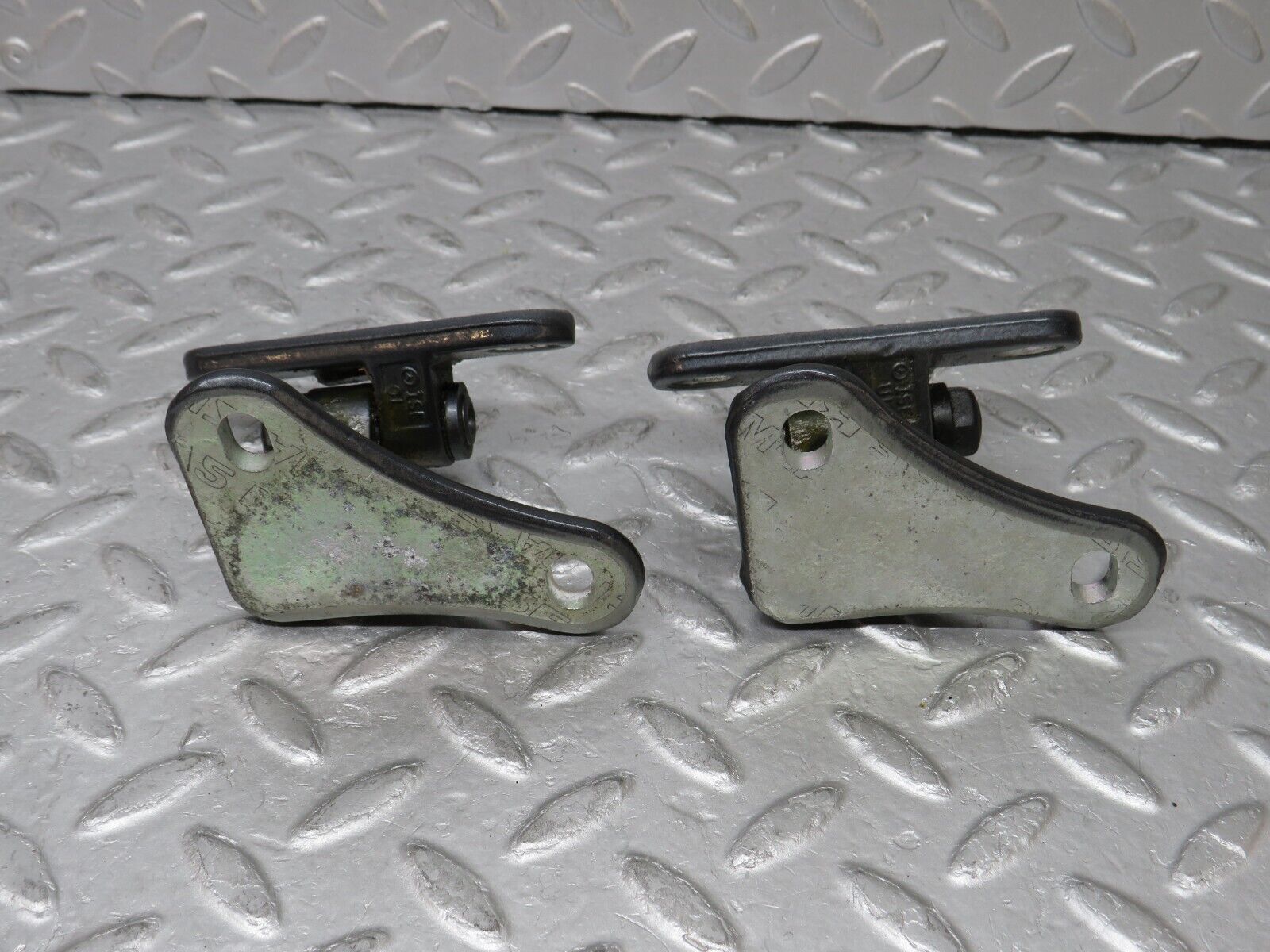 35267 Mercedes-Benz W221 Front Left Door Hinge