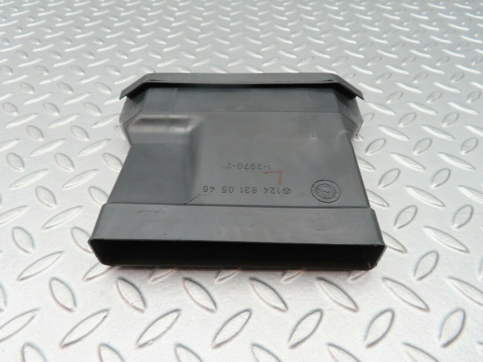 5358 Mercedes-Benz W124 230E Ventilation Air Duct Left 1248310546