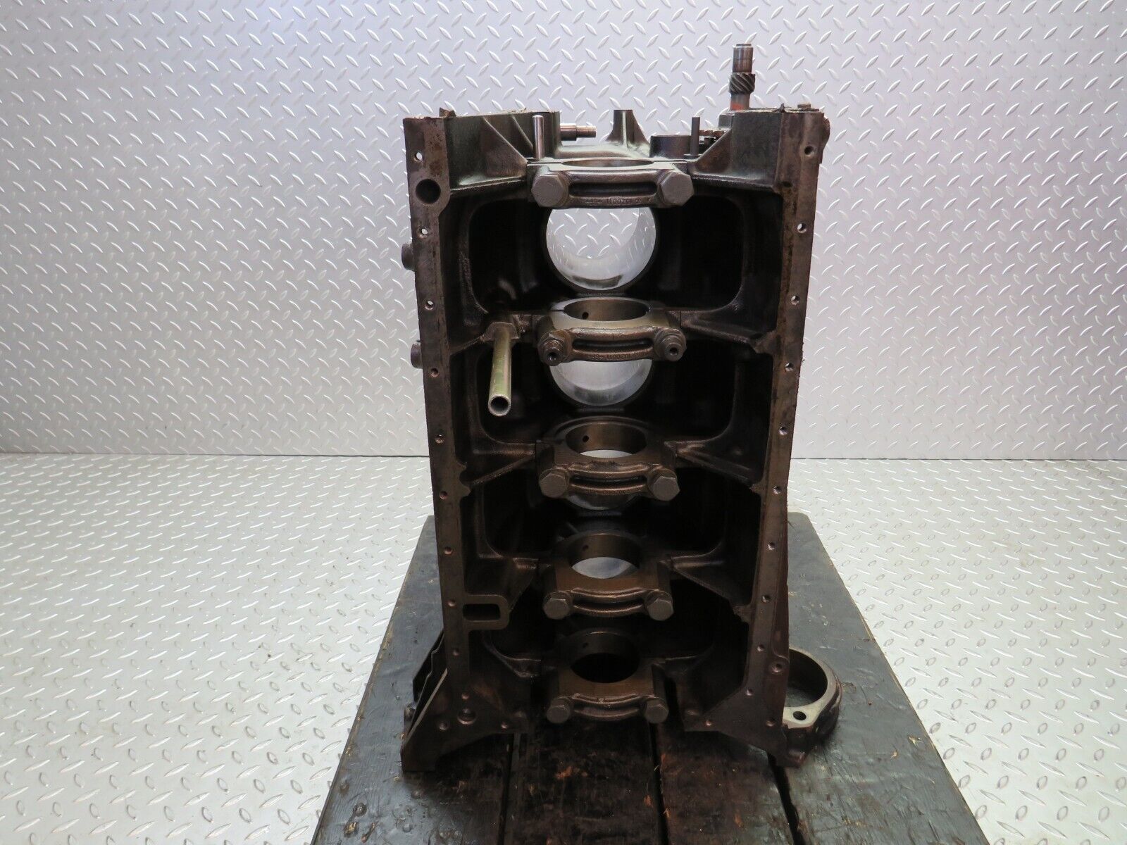 26094 Mercedes-Benz W123 200 Engine Block 1020110501 M102.920