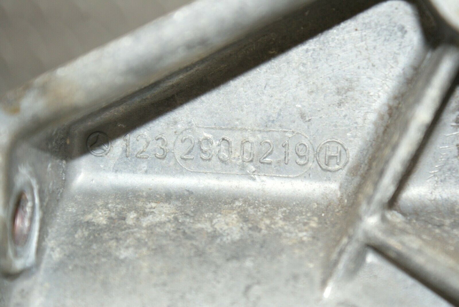 2835 Mercedes-Benz C123 280CE Coupe Brake Pedal Bracket Support 1232900219