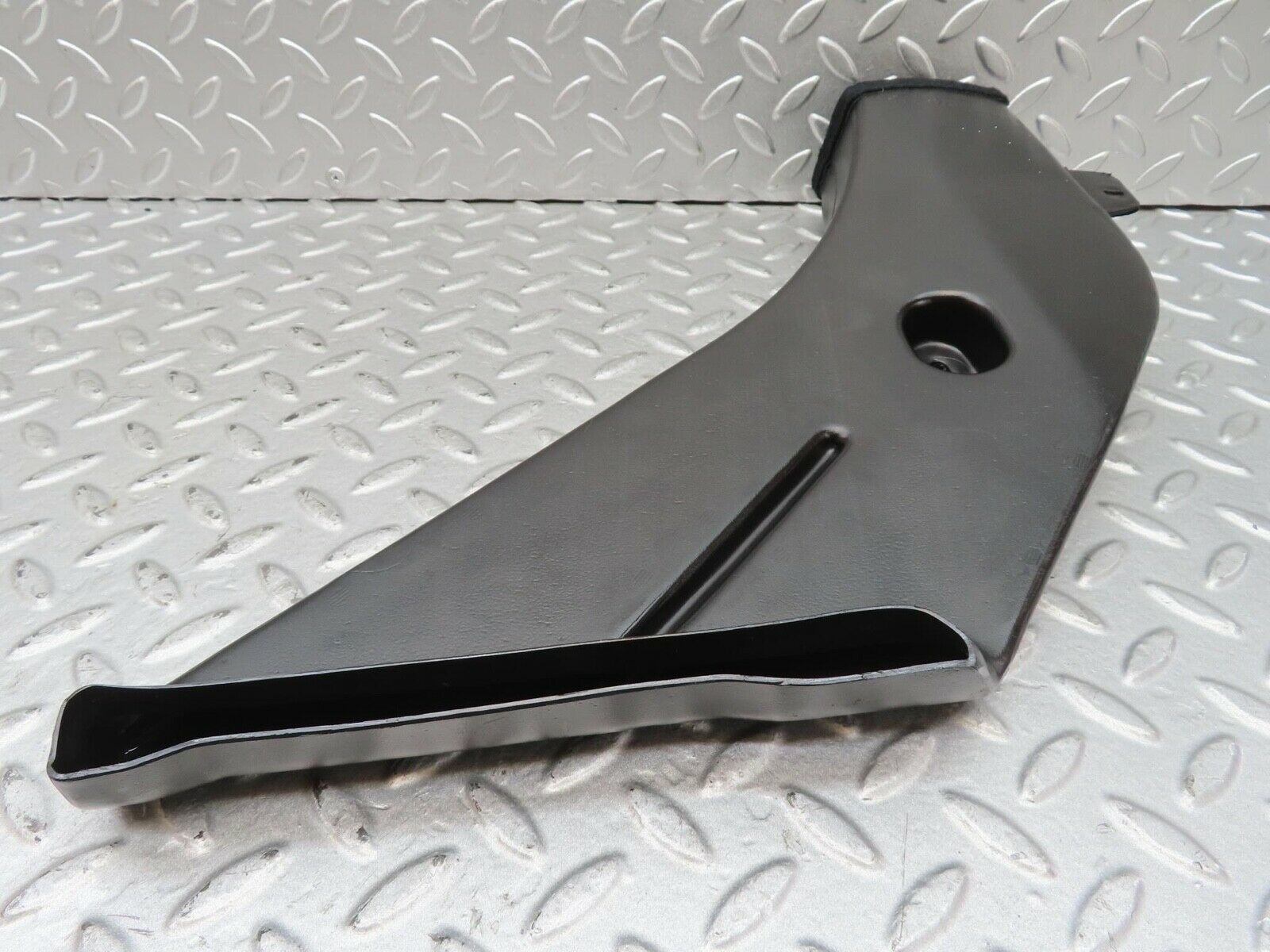 14686 Mercedes-Benz W201 190E Air Duct Heater Ventilation Right Side