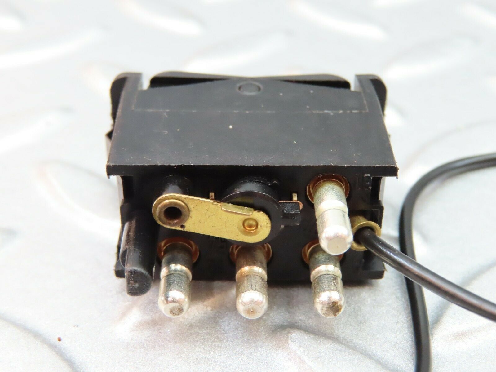 5804 Mercedes-Benz W123 200 Rear Window Defroster Switch 0008206110