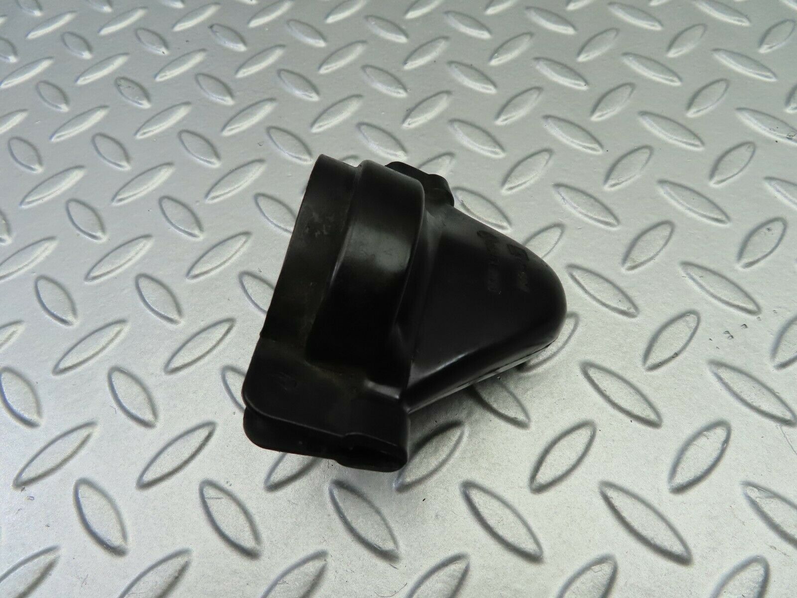 6826 Mercedes-Benz C107 350SLC Coupe Ignition Coil Cover Cap 0001581485