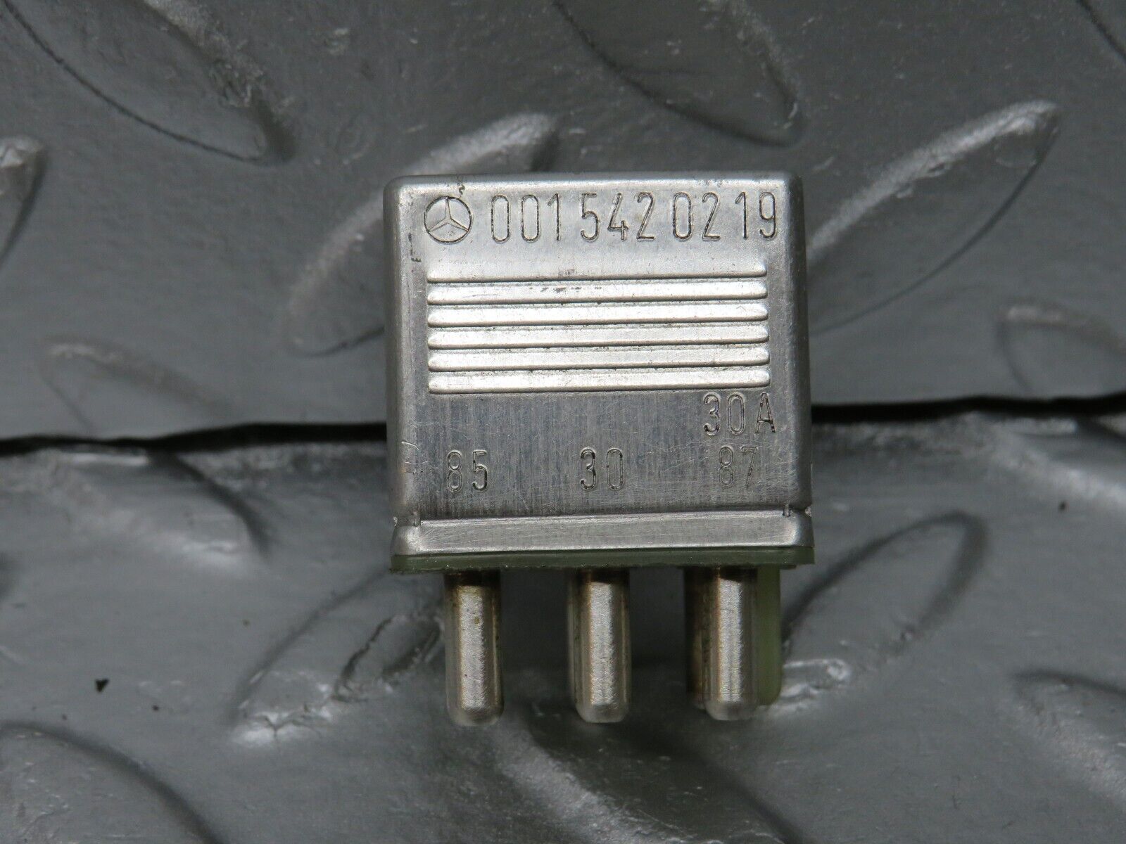 36089 Mercedes-Benz W126 420SE Multi Purpose Relay 0015420219