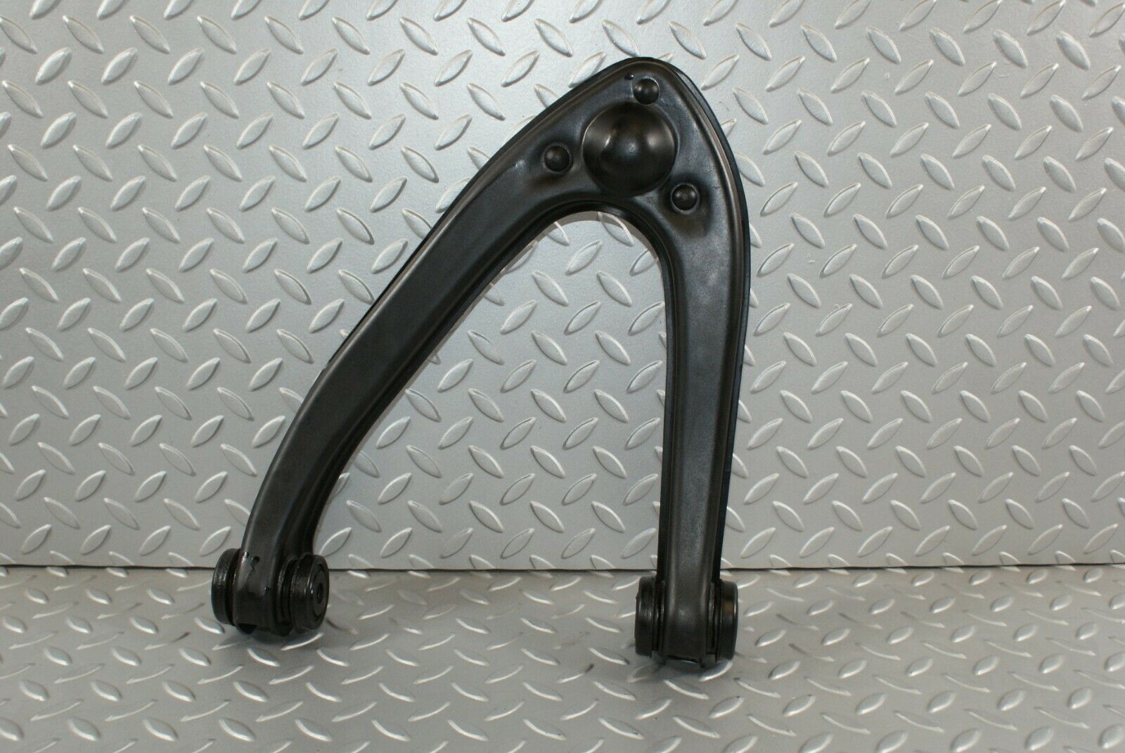 3213 Mercedes-Benz W115 220D Front Right Upper Control Arm