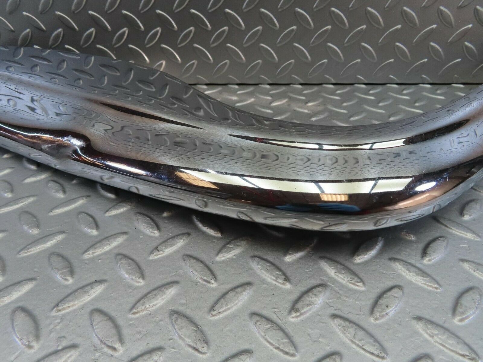 10613 Mercedes-Benz W108 Front Left Upper Bumper Corner