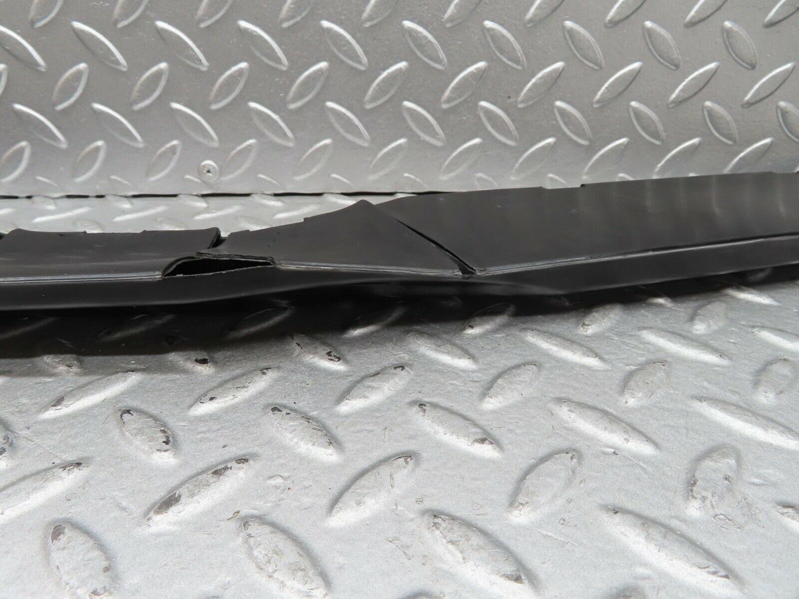 14676 Mercedes-Benz W201 190E Cable Channel Cover Right Side 2018210636