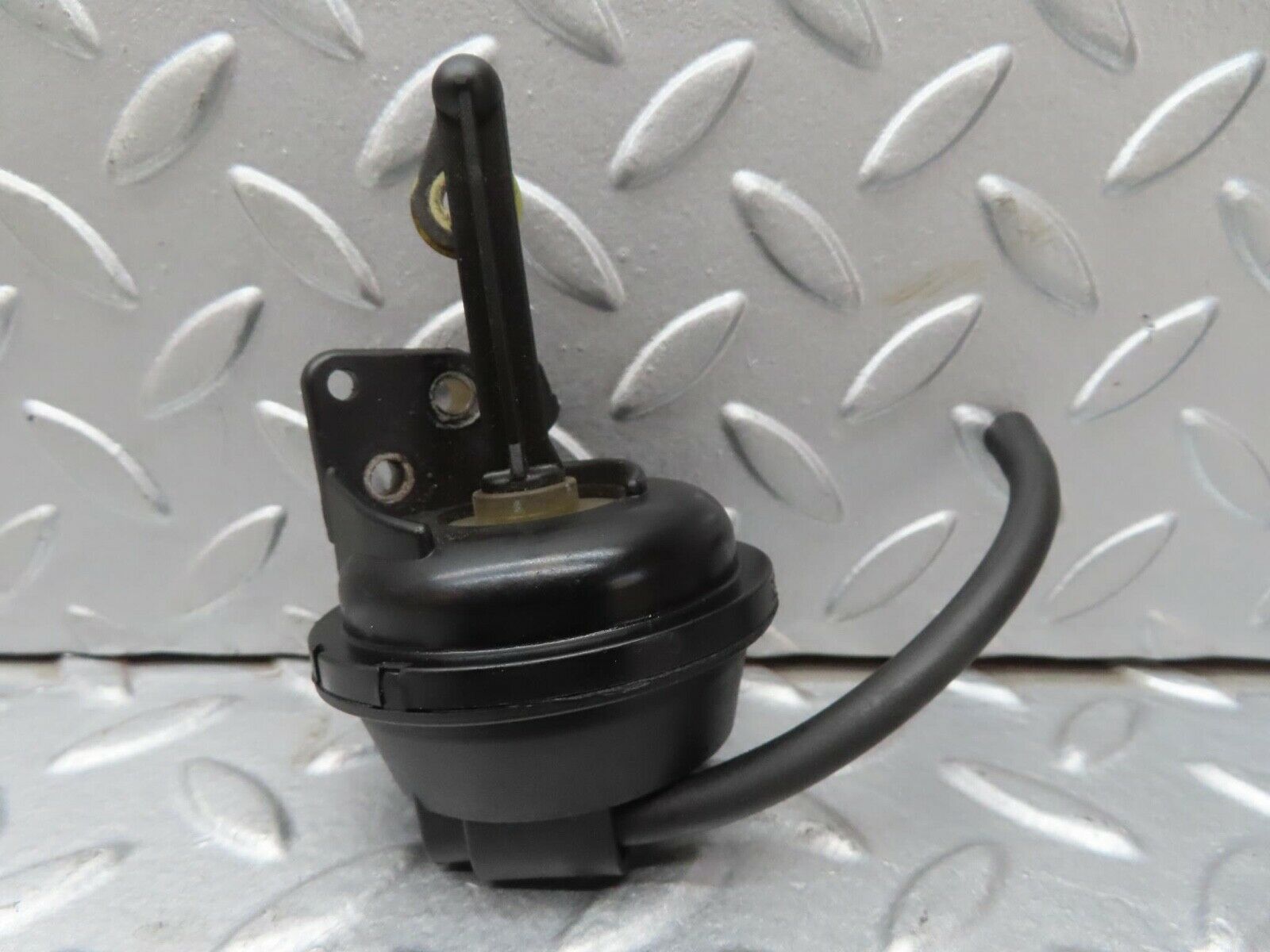 13400 Mercedes-Benz W220 S430 Vacuum Valve 1121410069