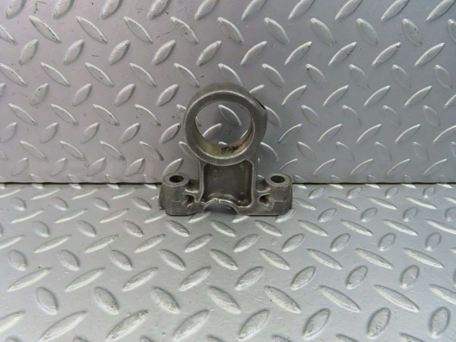 8976 Mercedes-Benz W108 Camshaft Tower Bearing 1140510016