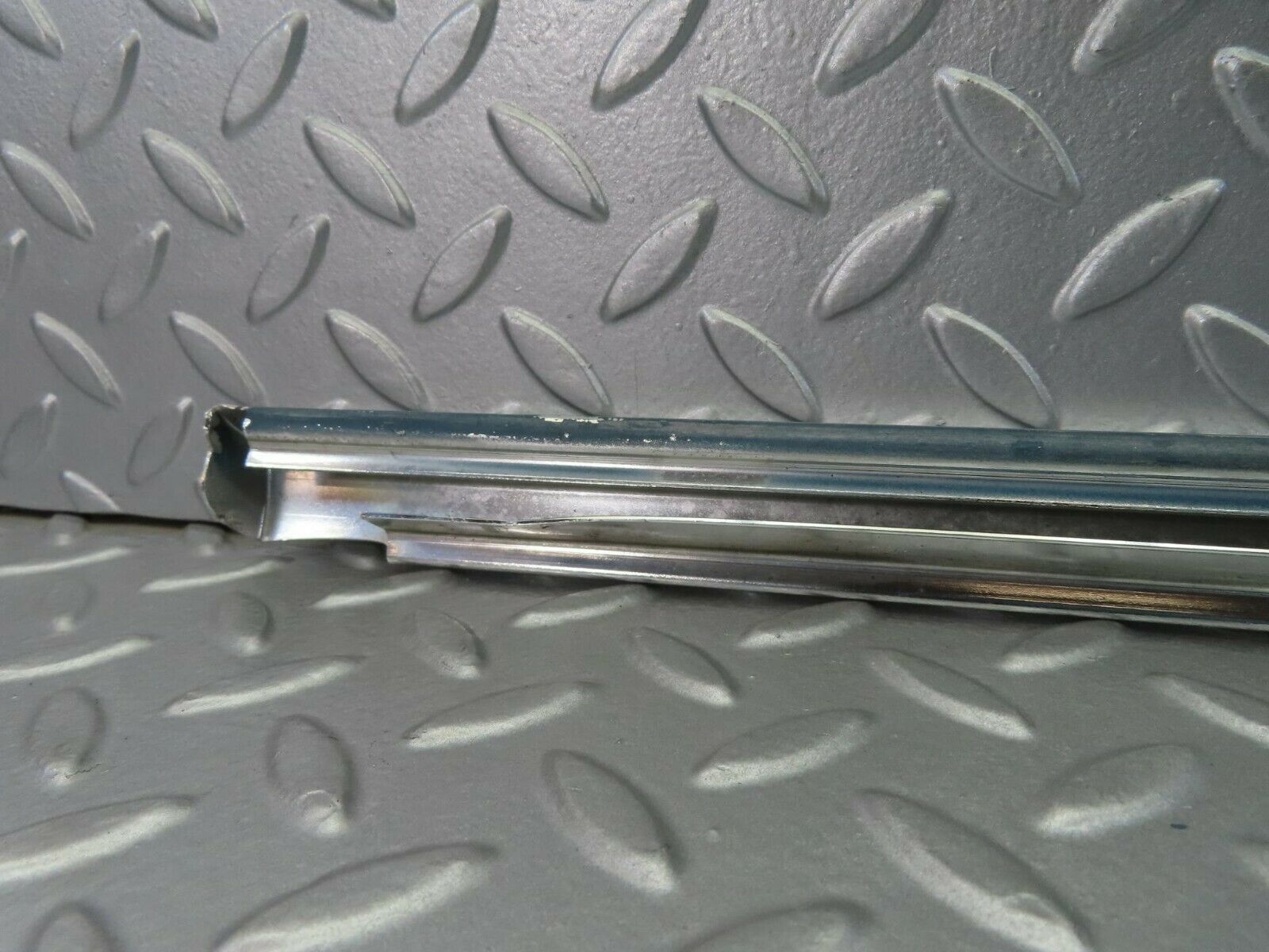 10300 Mercedes-Benz W115 Rear Left Door Chrome Moulding Trim